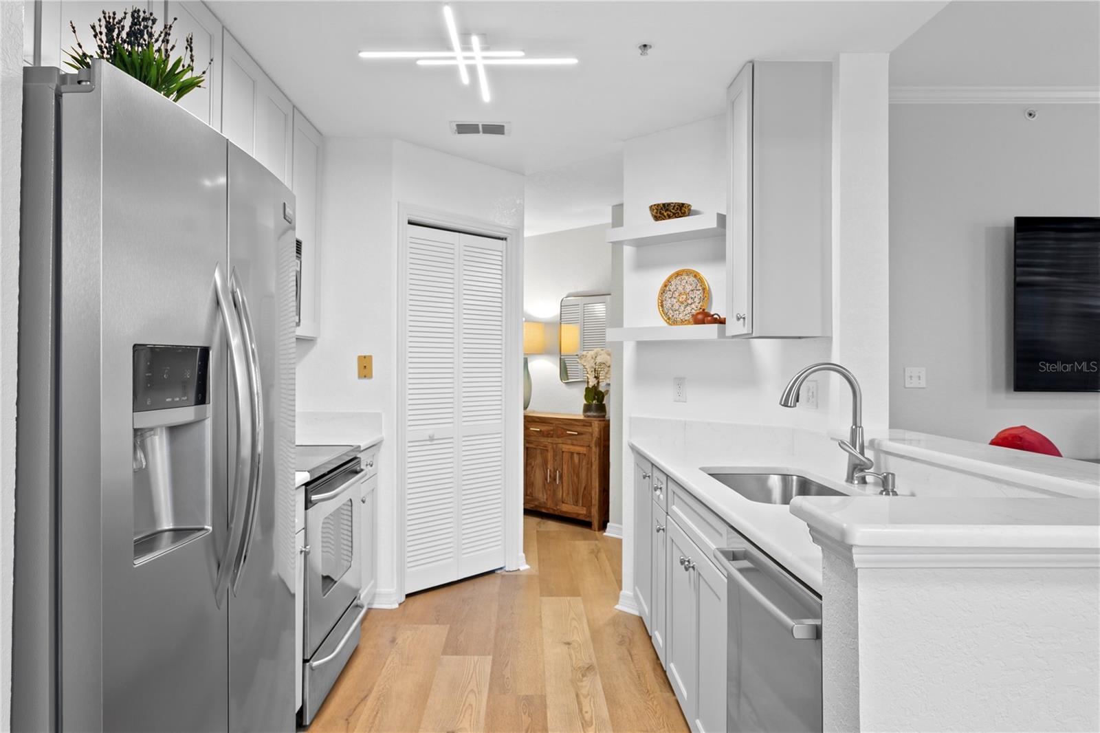 Beautifully updated, light-filled kitchen ideal for preparing home-cooked meals.