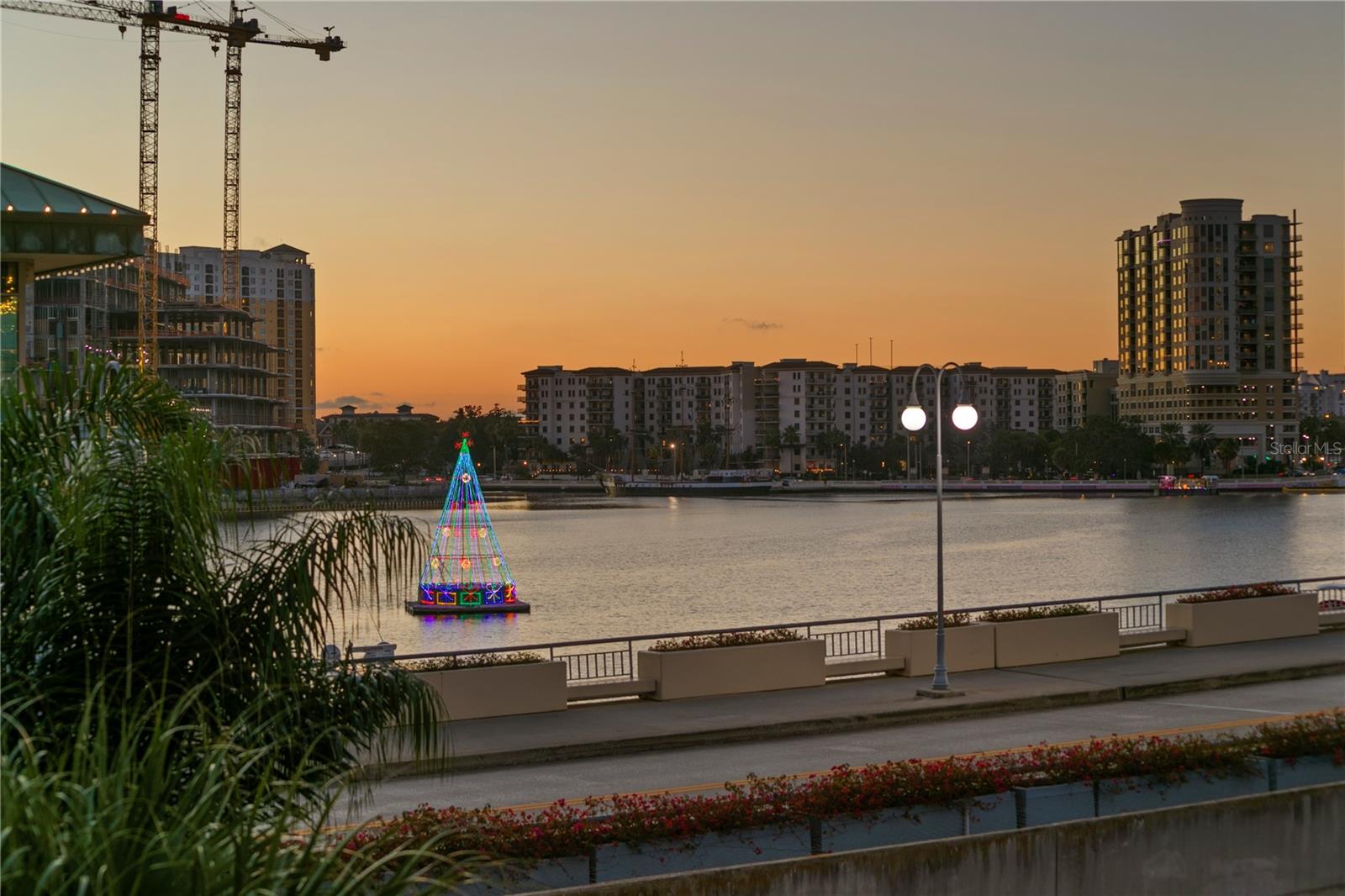 Enjoy this time of year with views surrounded by Downtown’s festive holiday décor.