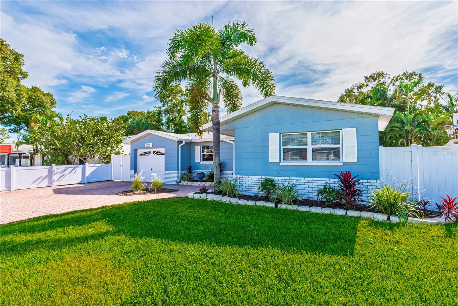 Tropical Florida vibes.