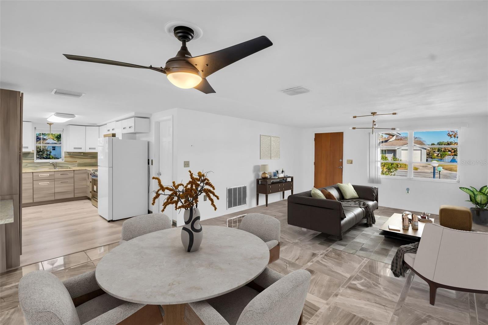 Living Room/Dining Area