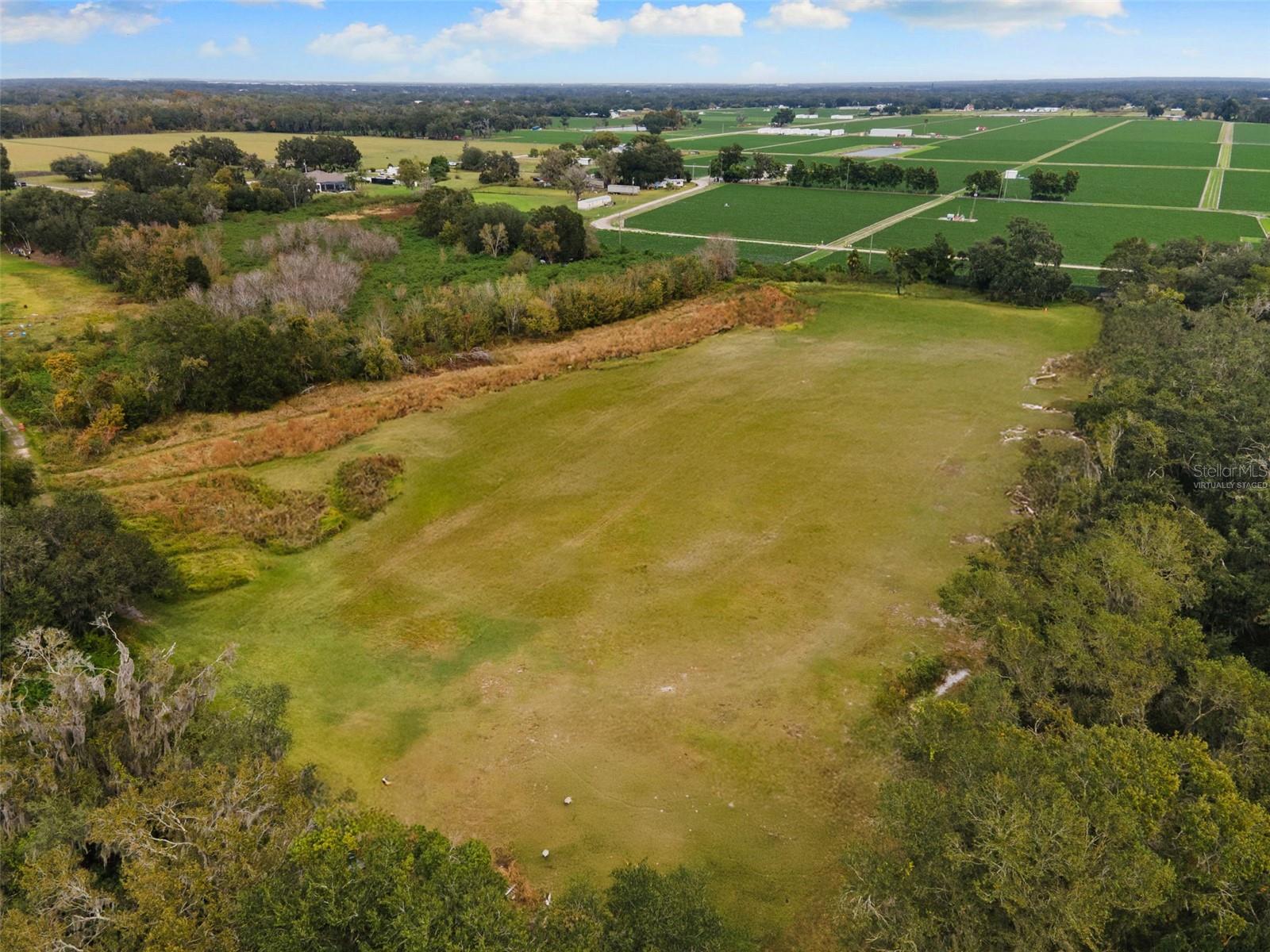 virtually staged / items removed