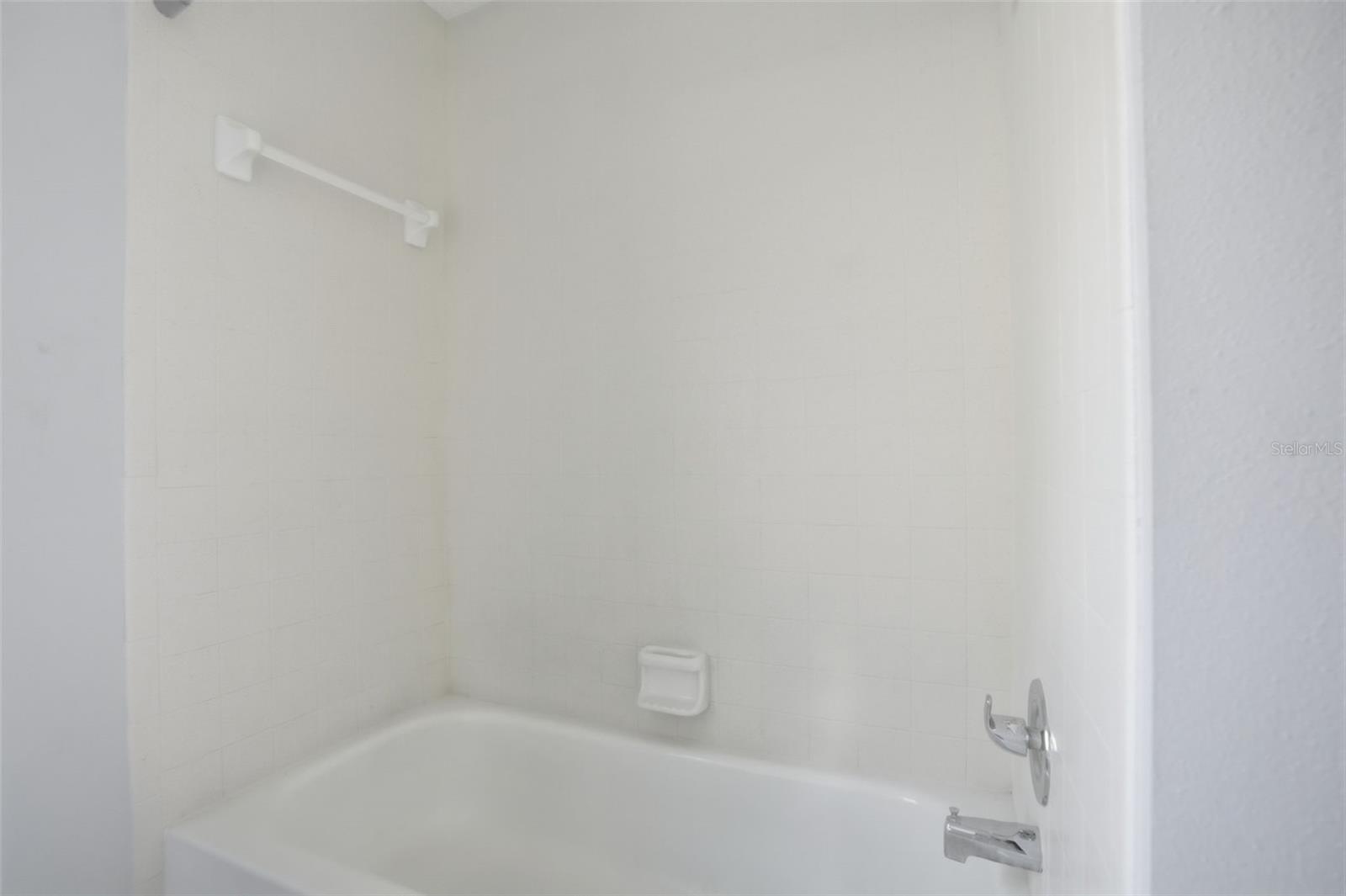 reglazed tu/shower