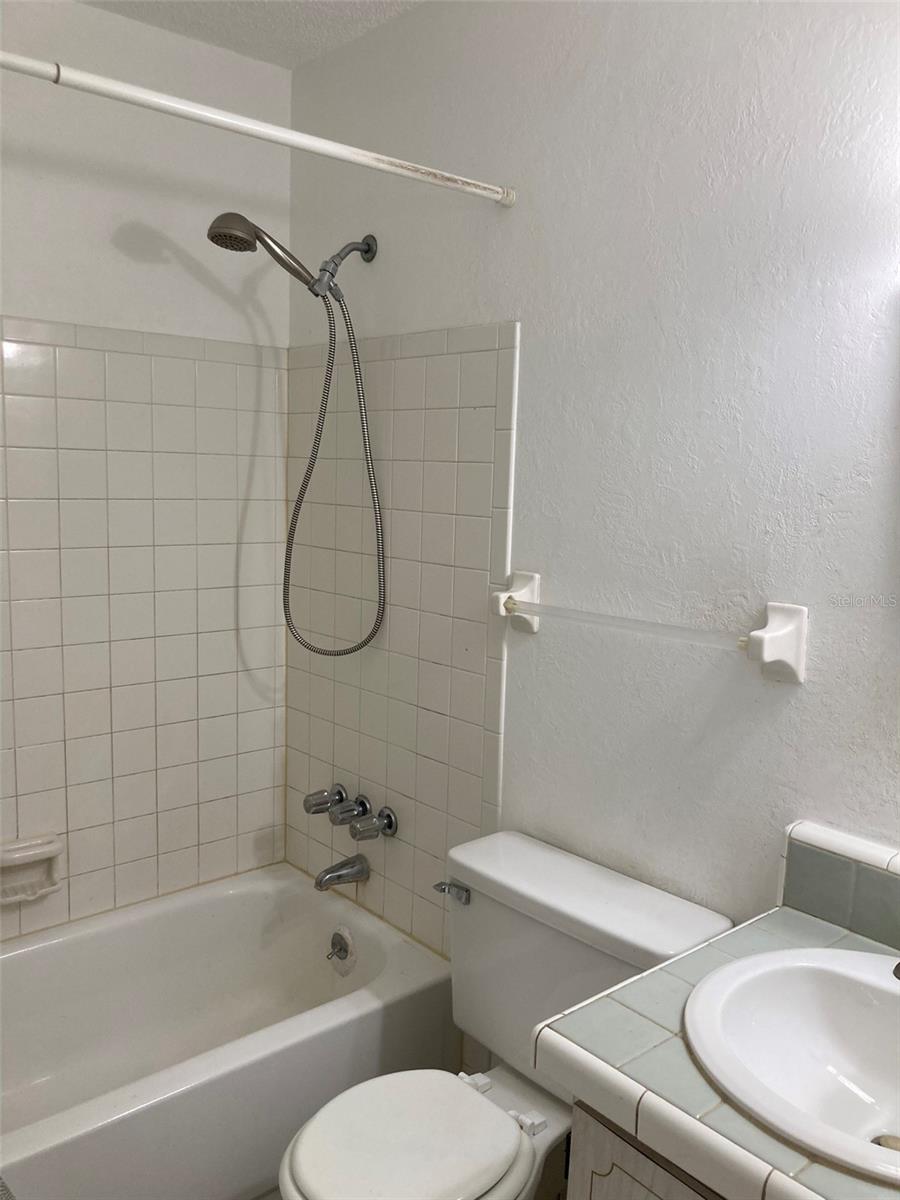 Full bath with tub/shower combo