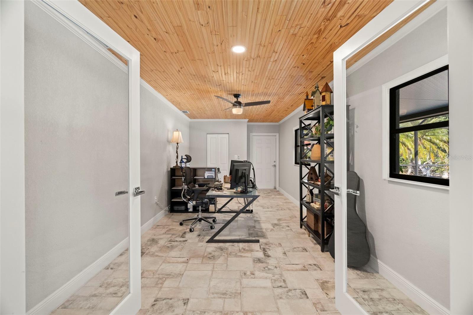 Florida room/bedroom 1