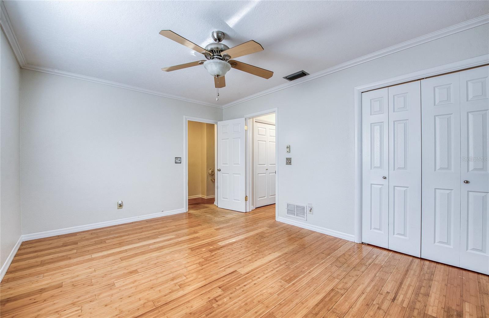 3rd bedroom offers Walk in closet