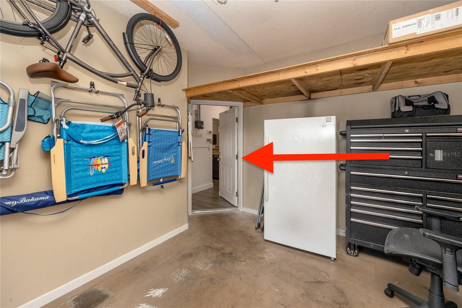 RARE Attached Garage with Unit Access