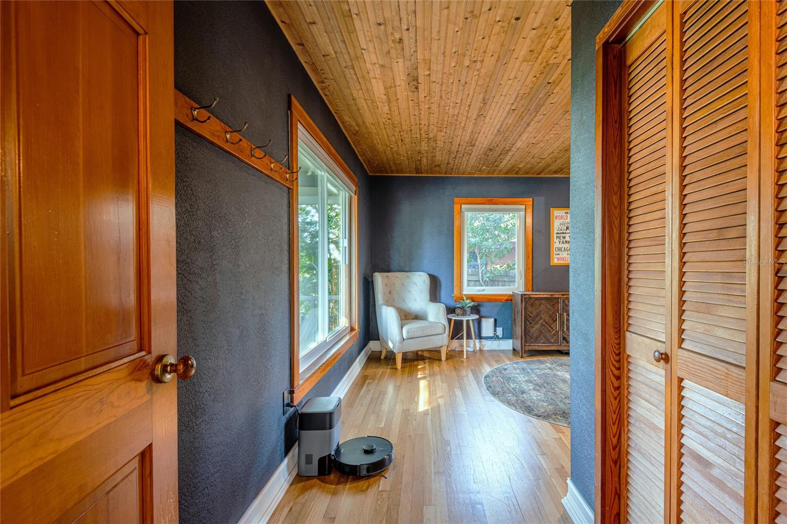 Downstairs bedroom (currently used as an office)