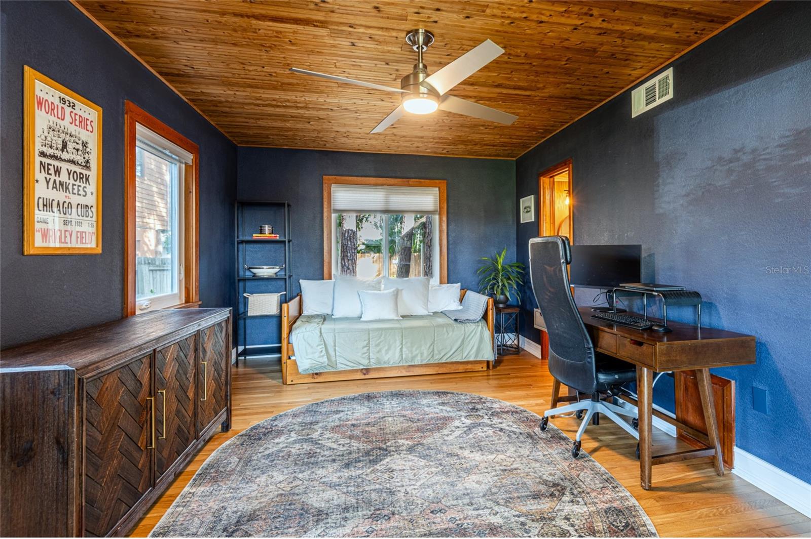 Downstairs bedroom (currently used as an office)