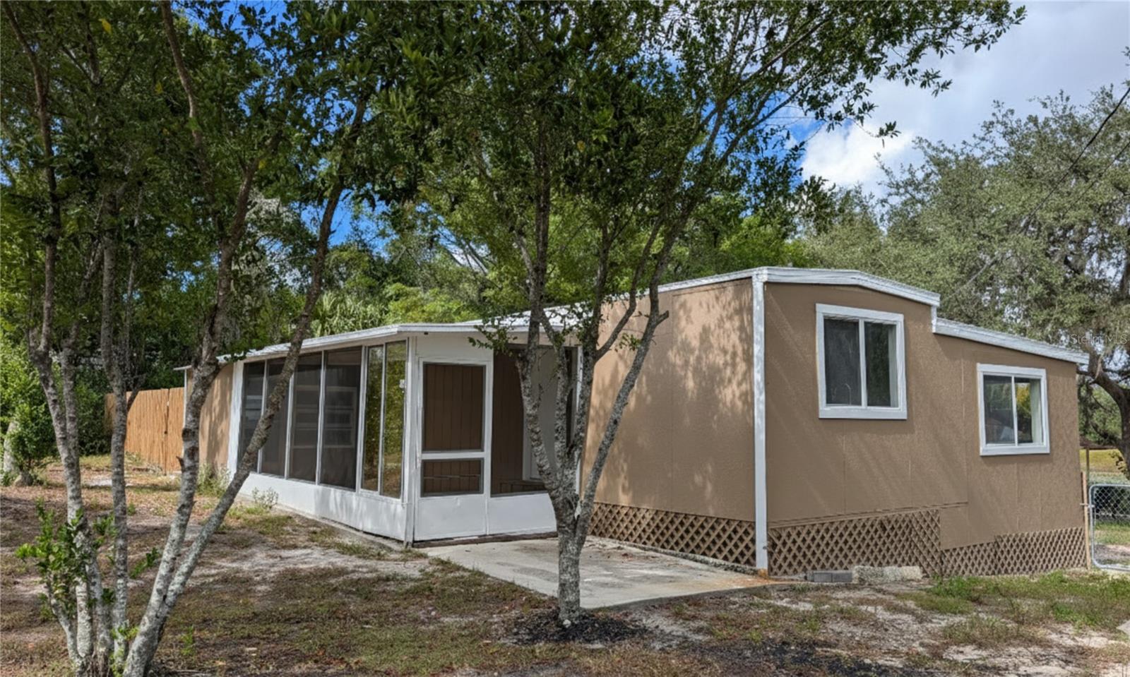 9761 LAKE DR WEEKI WACHEE FL 34613