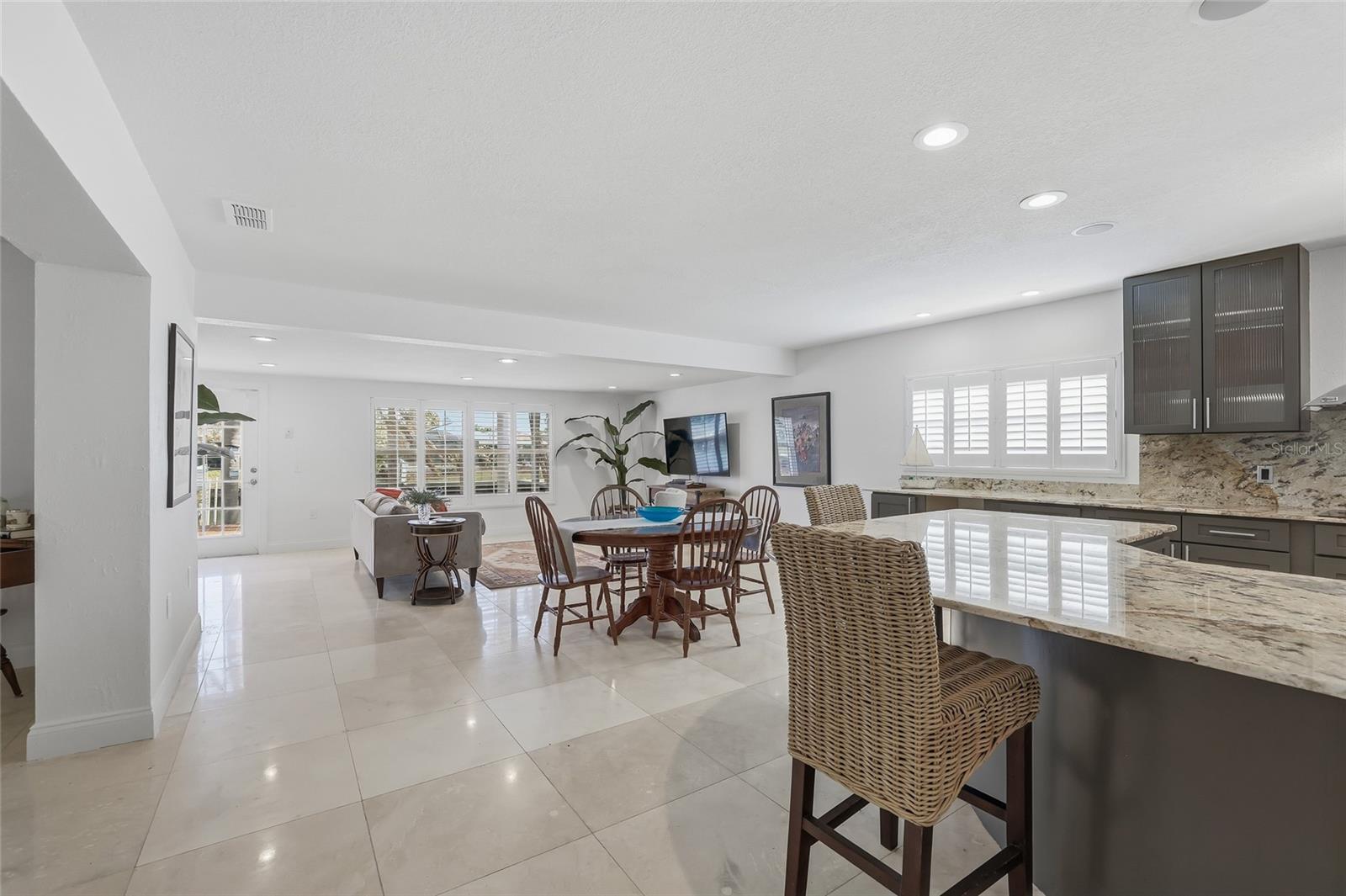 Great Room with Breakfast Area and Peninsula Bar