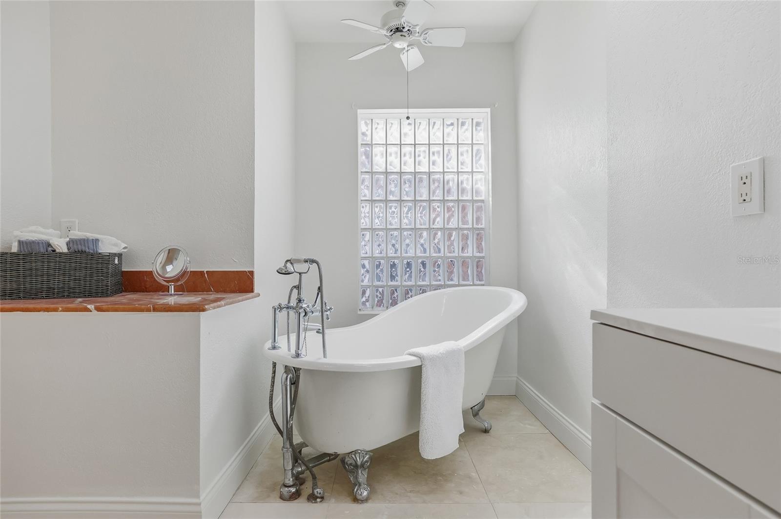 Primary Bathroom, Clawfoot Tub