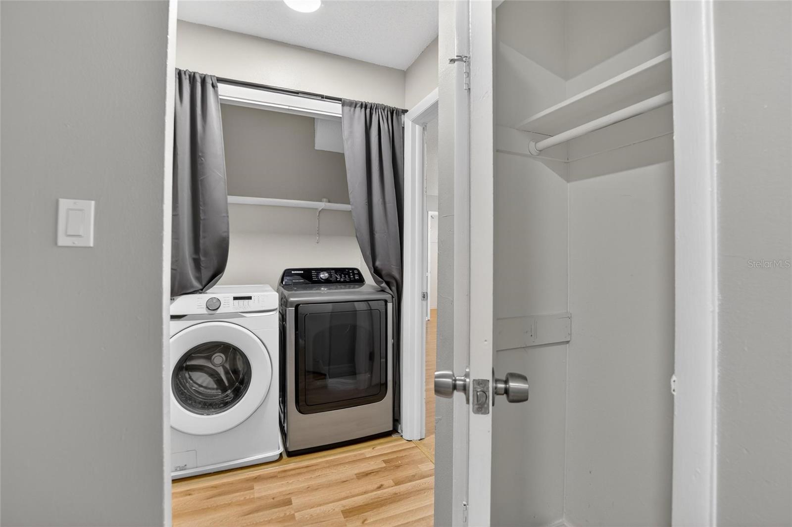 Washer/Dryer Upstairs