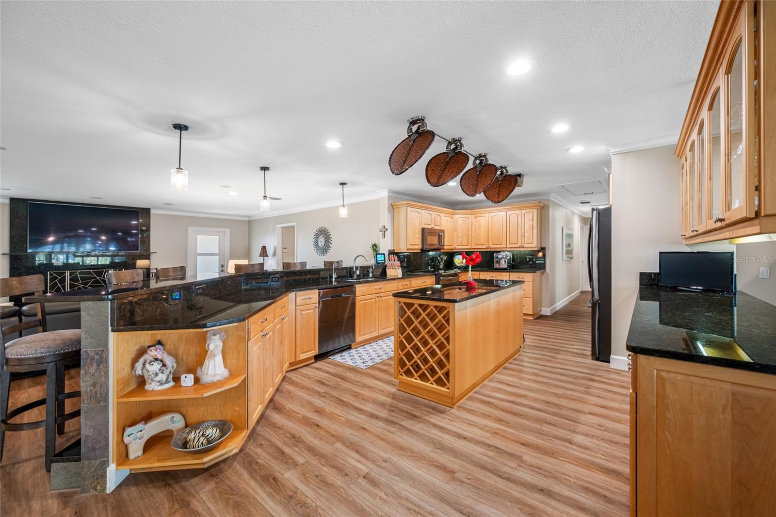 Spacious Kitchen with 6 plus seating at the Breakfast Bar