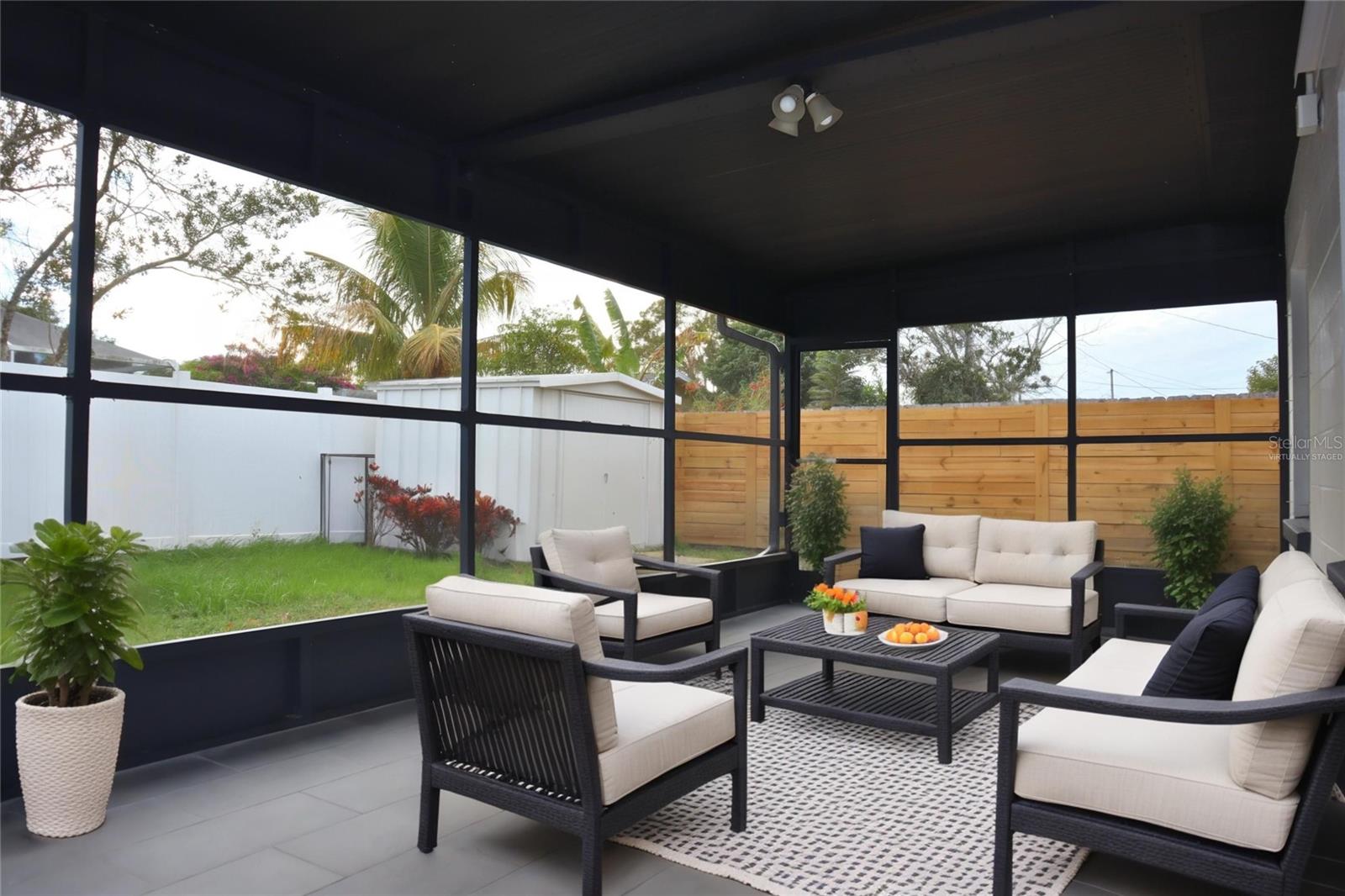 Lania virtually staged