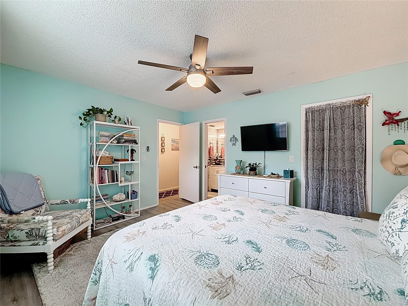 502 Bough Ave - 2nd bedroom, 1st floor, walk-in closet and hall bath access