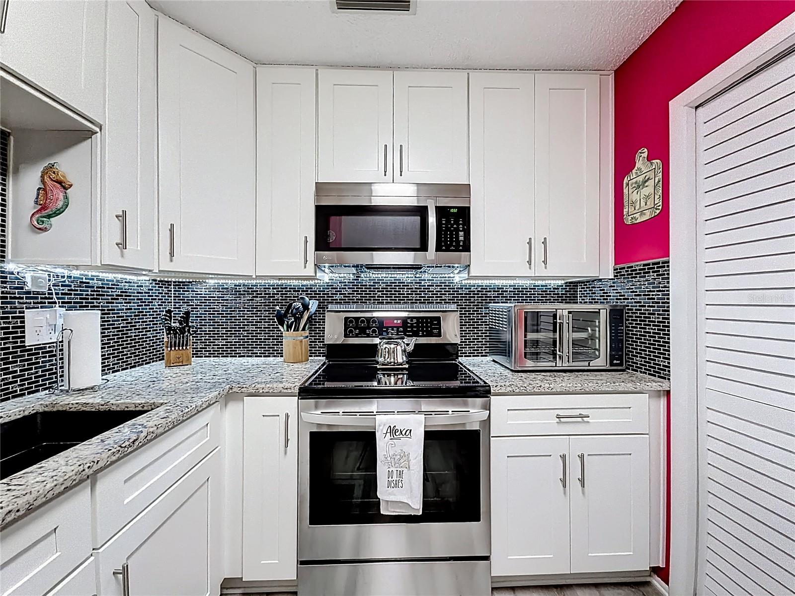502 Bough Ave - kitchen, laundry closet door to right