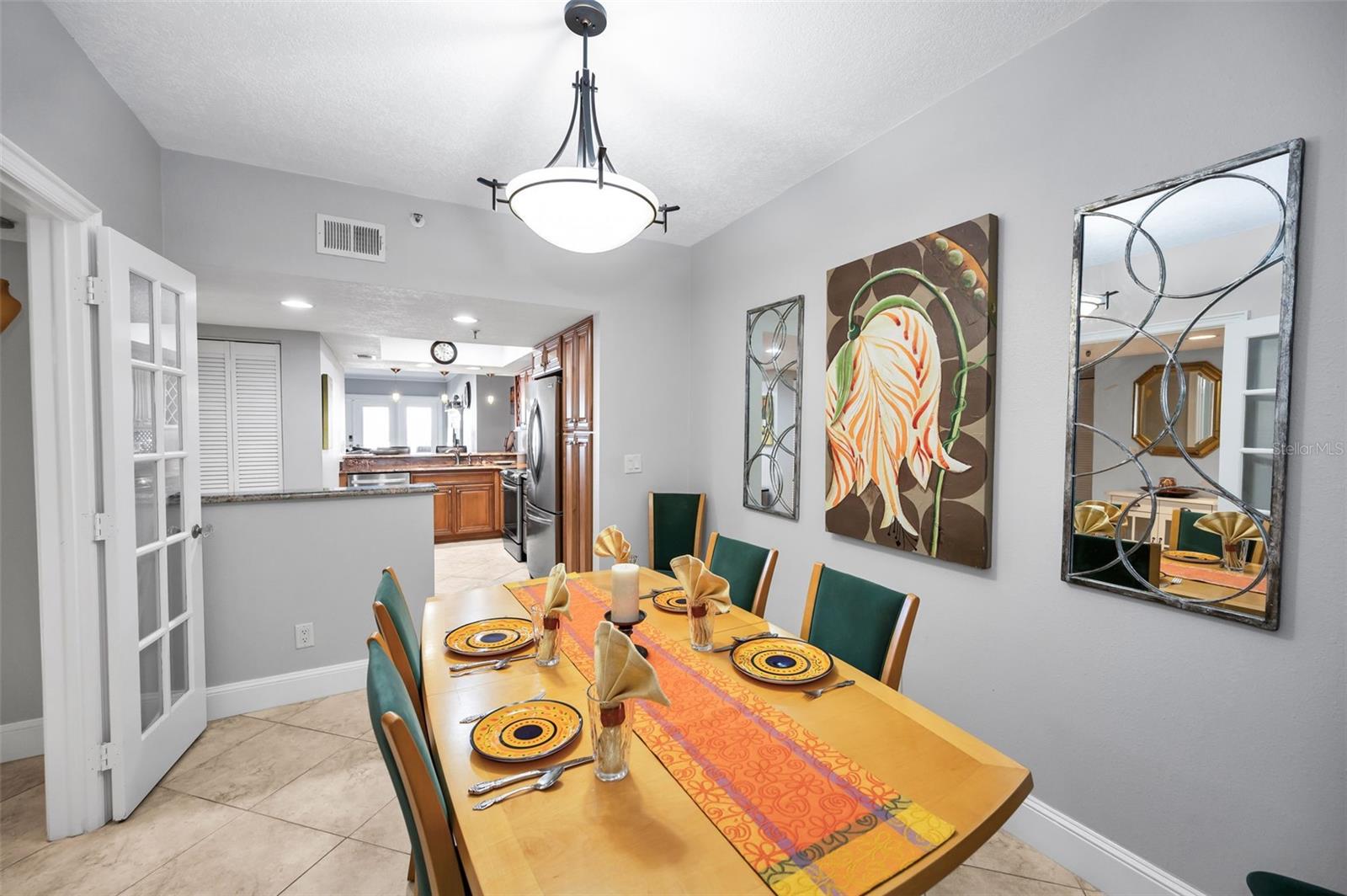 ... Neutral Modern Tones Run Thru Residence # 1106.