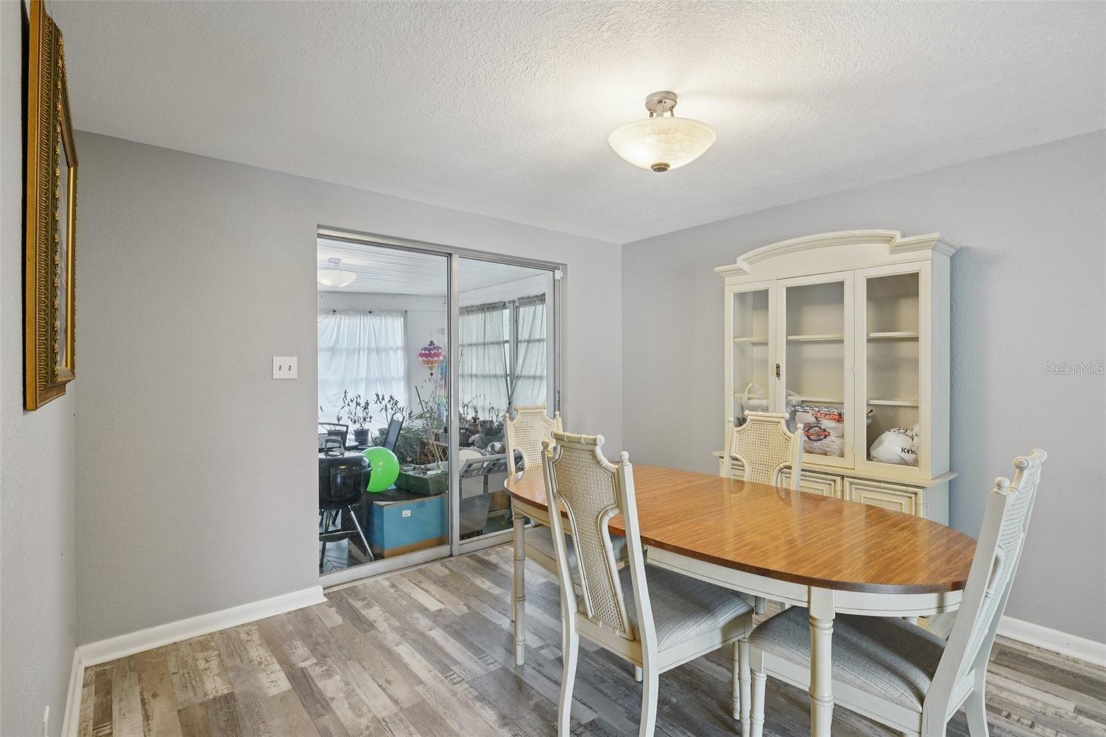 Dining room off kitchen