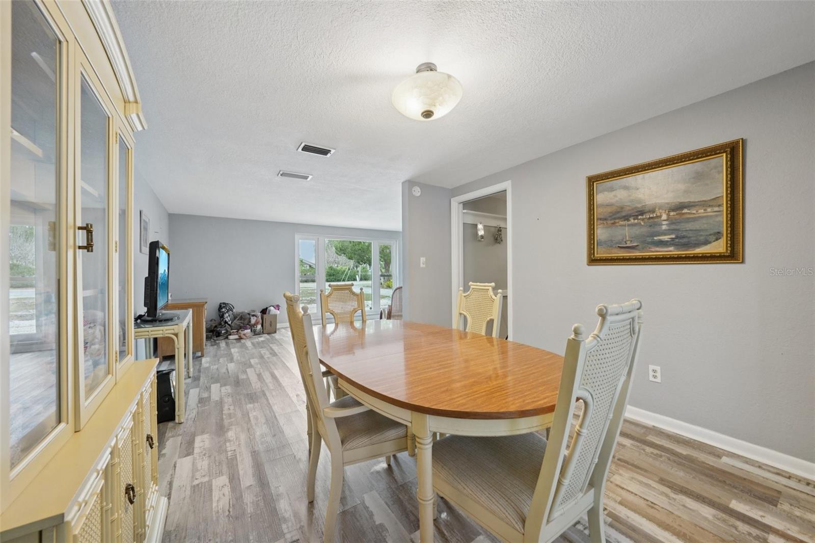 Dining room off kitchen