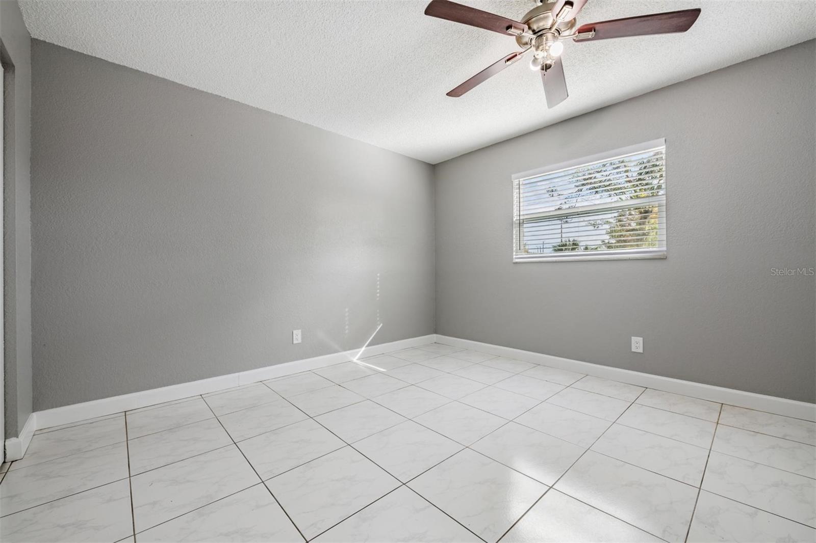 Primary Bedroom. Brand new double pane window ( 2025).