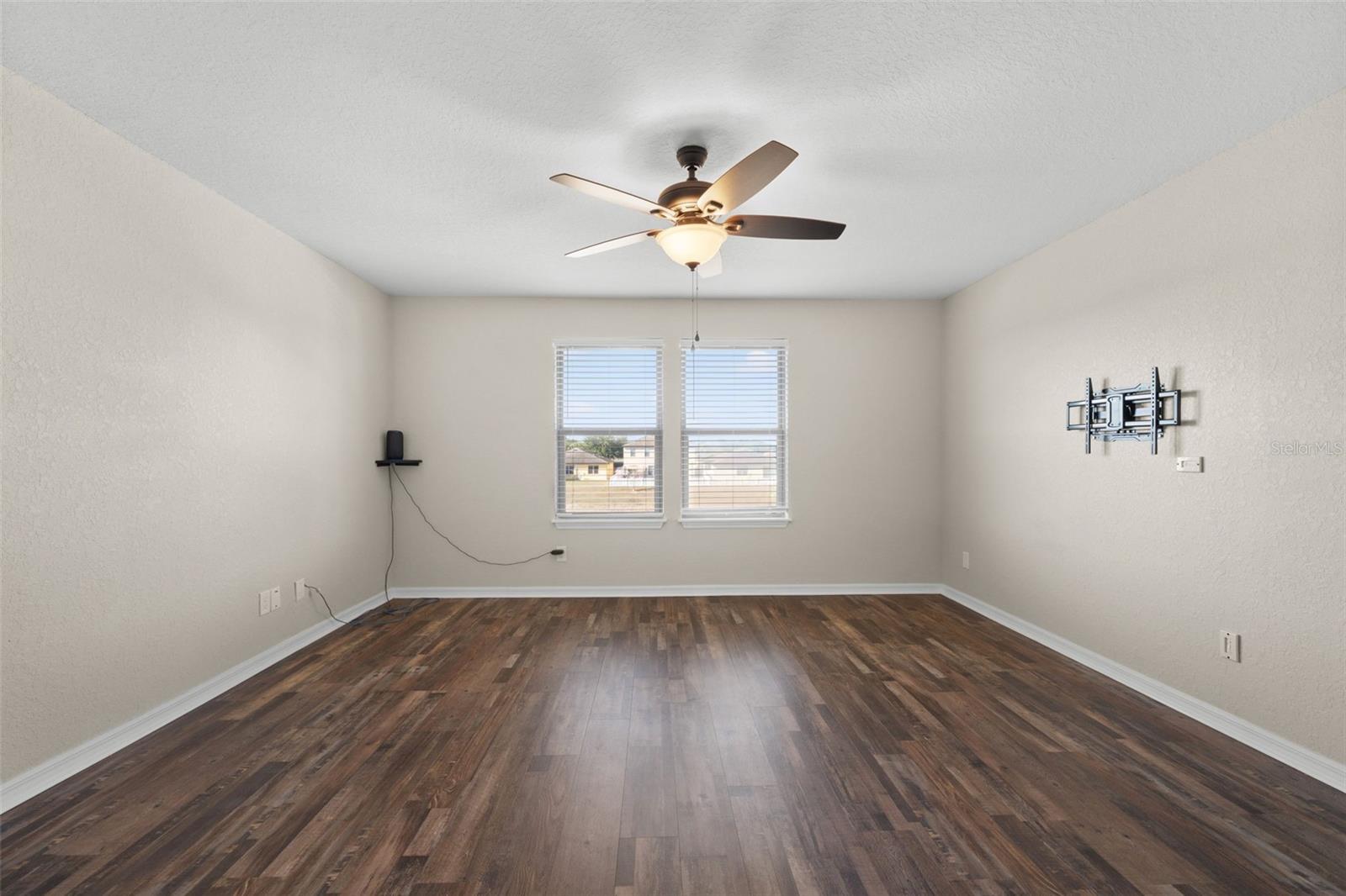 Upstairs Loft/Flex Space