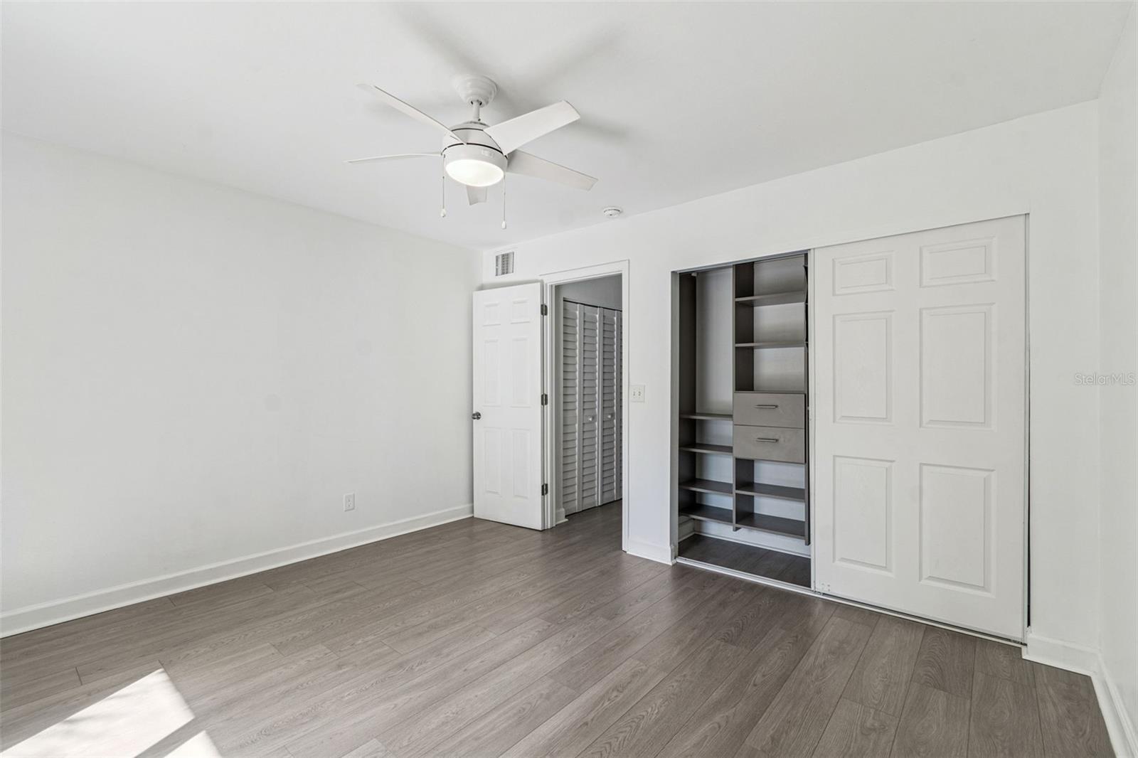 Overview of primary bedrooms