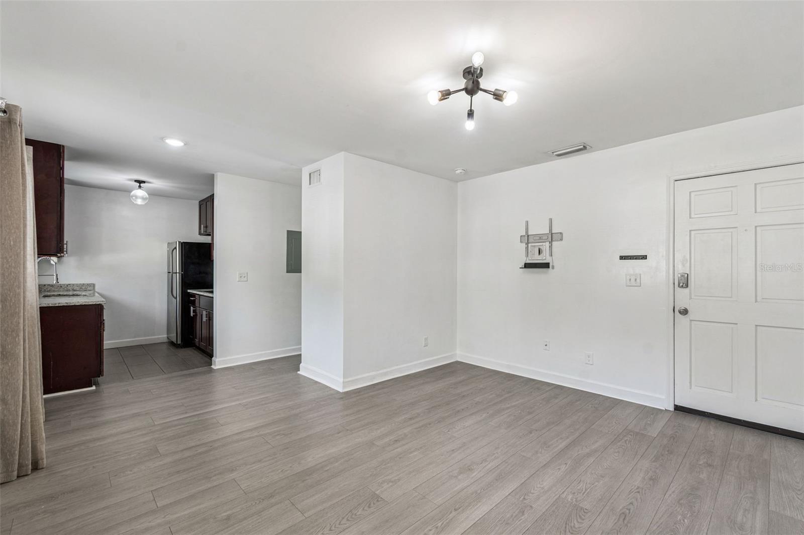 Overview of living room/kitchen