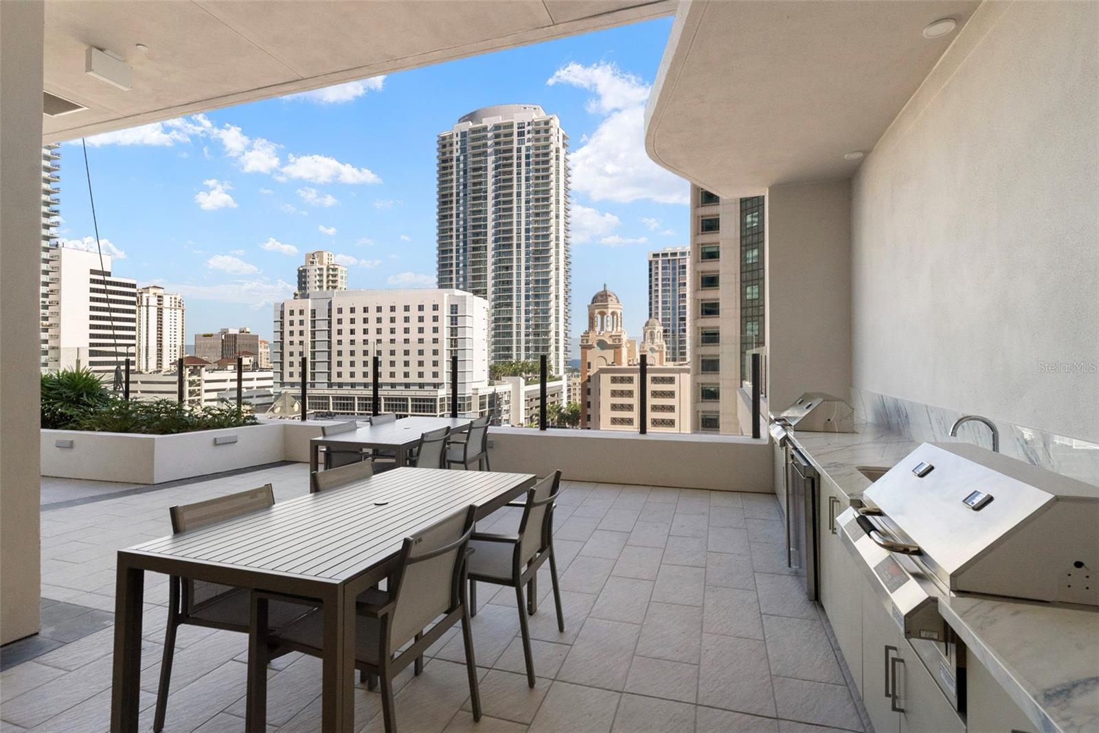 Outdoor Kitchen Deck