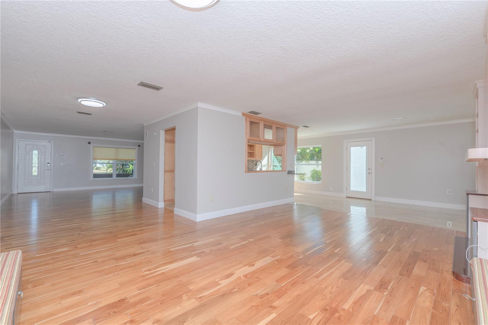 Open floor plan - great for entertaining!