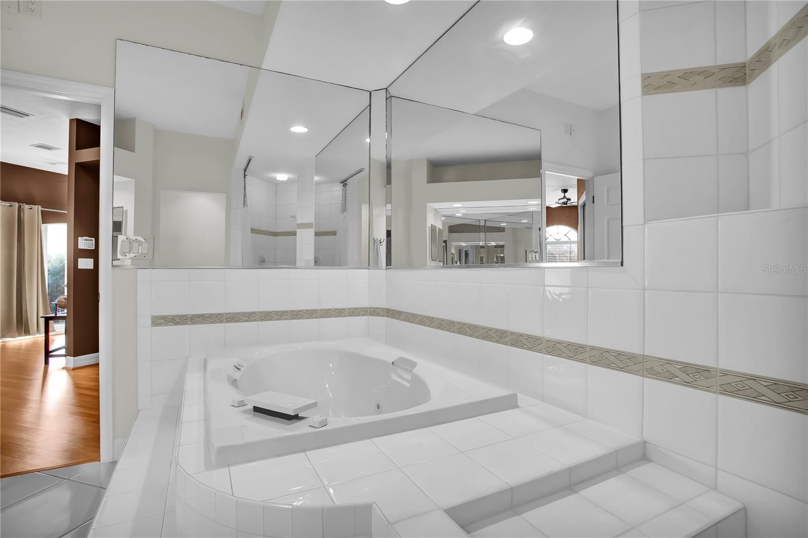 Primary En Suite Bath