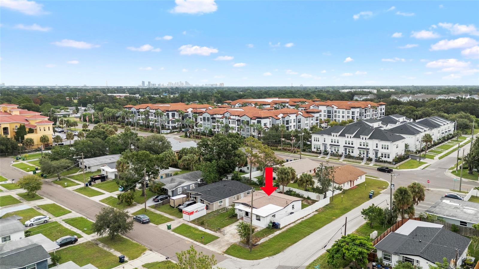 Quiet neighborhood but still near everything Tampa has to Offer.