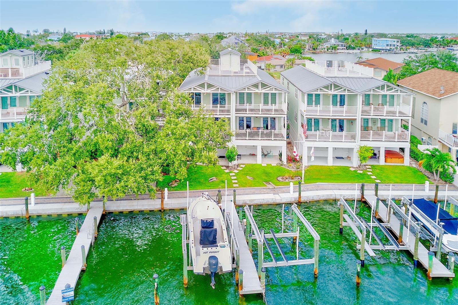 Bayside Oaks Waterfront Townhome Community