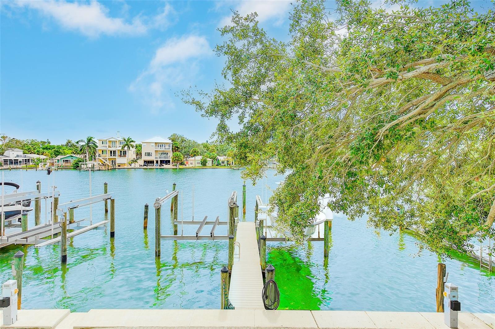 Bayside Oaks Waterfront Townhome Community