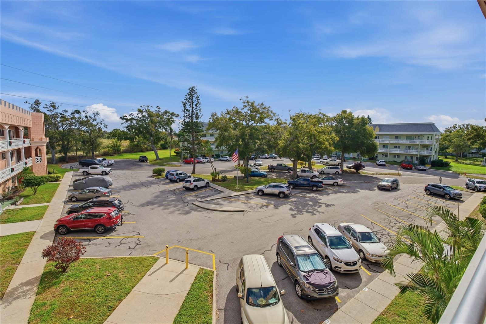 BUILDING IS OFF A CUL-DE-SAC, NO PASSING TRAFFIC