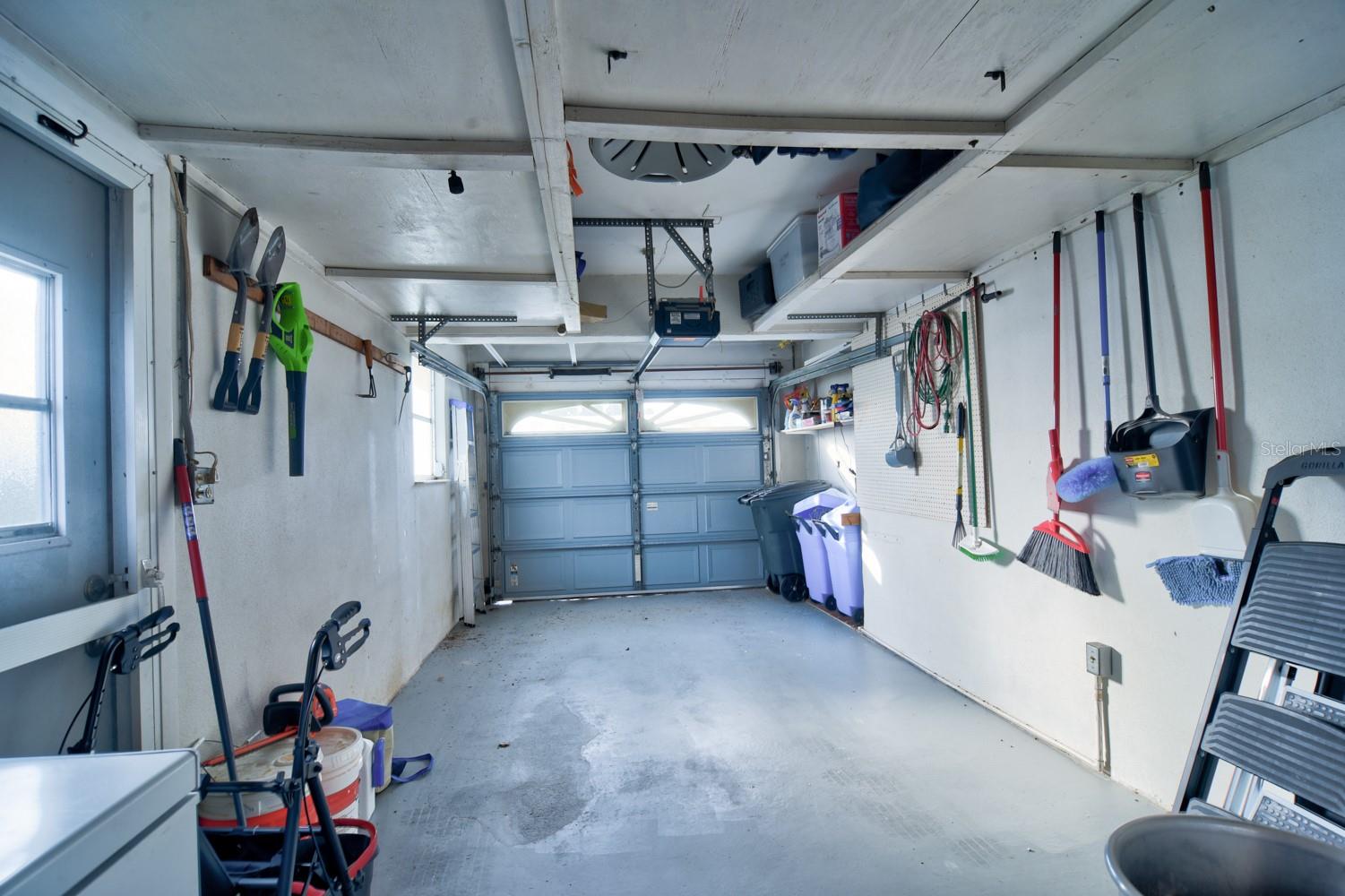 1 Car Garage