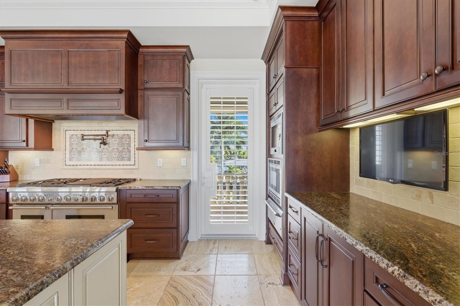 Gourmet chef's kitchen, beautiful views