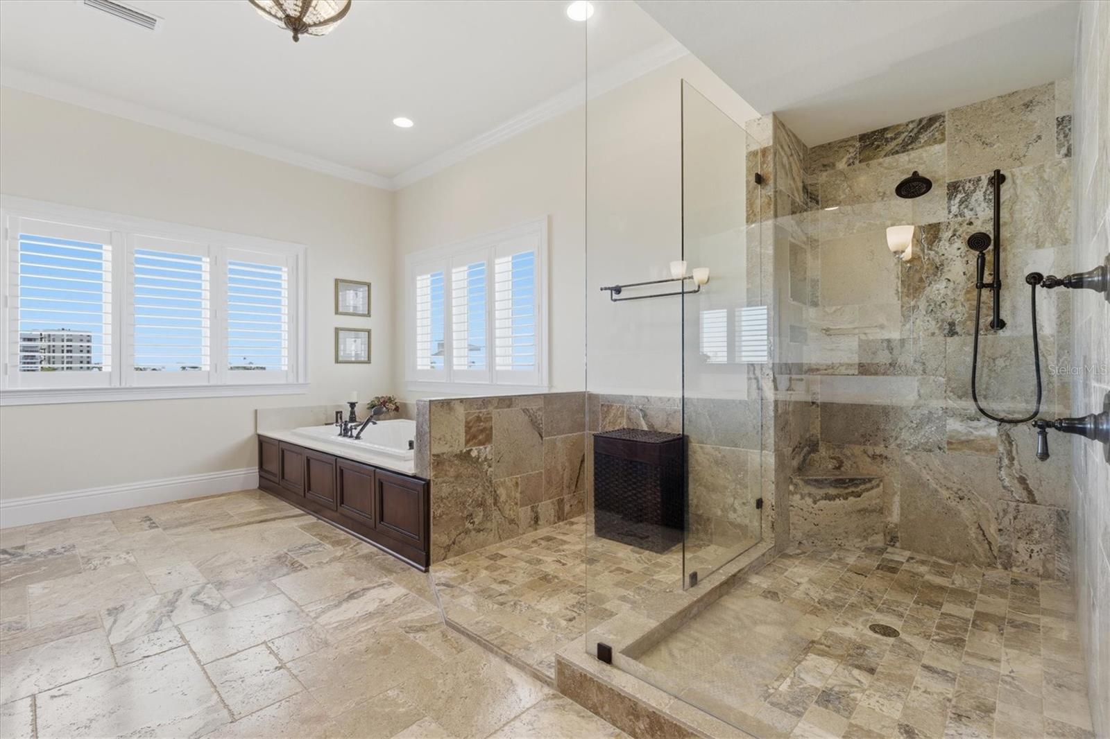 Luxurious primary bath