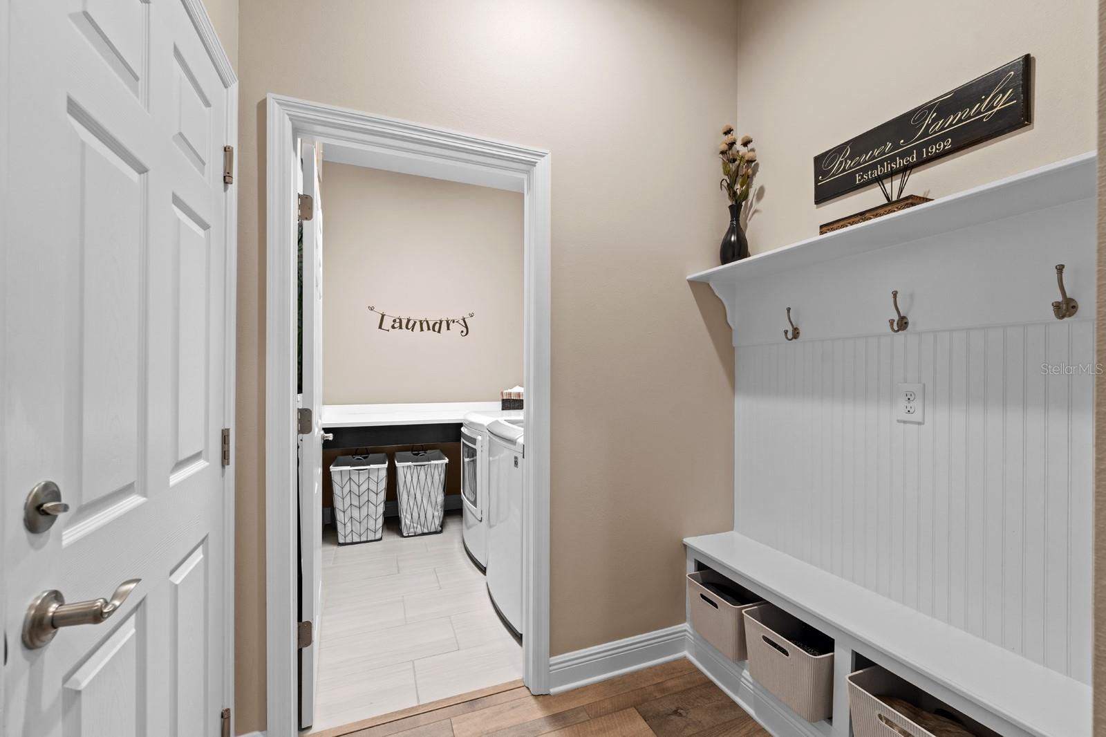 MUDROOM/LAUNDRY