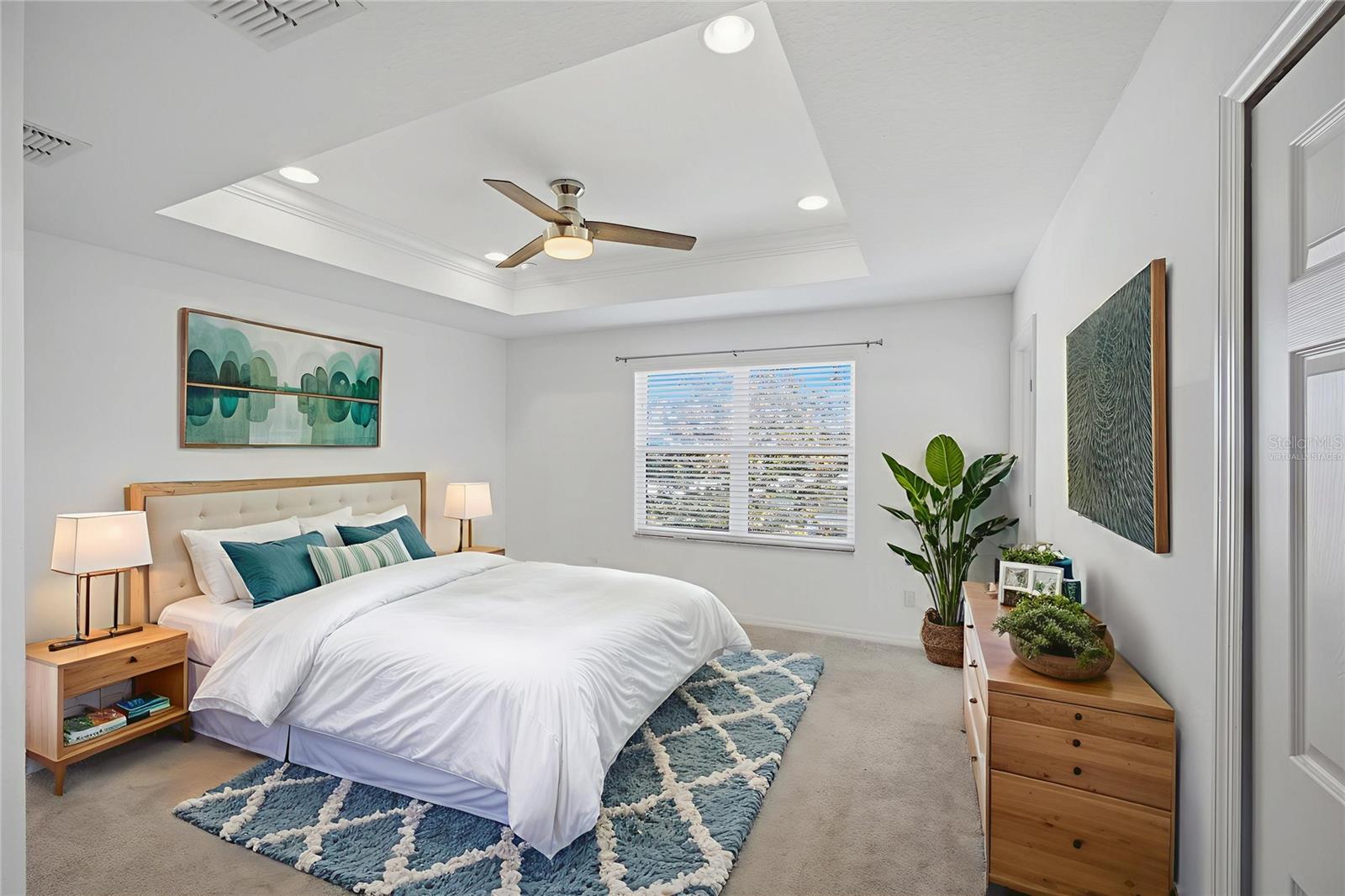 This photo has been Virtually Staged.