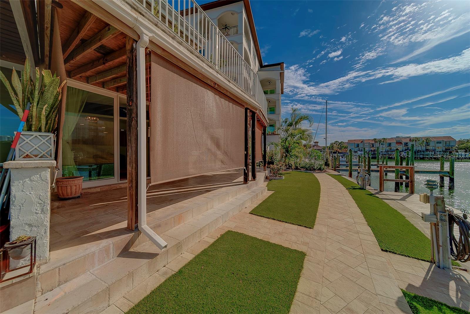 COOLAROO PRIVACY SUNBLOCKING SHADES