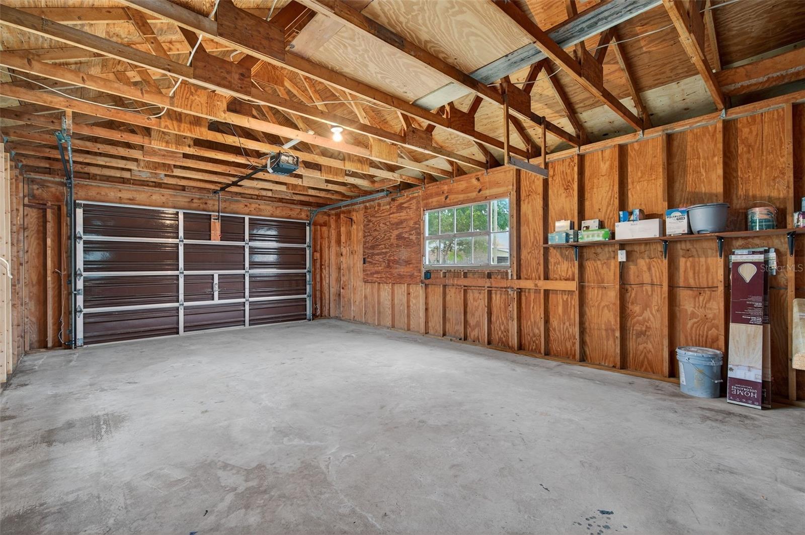 Detached Garage w/alley entrance