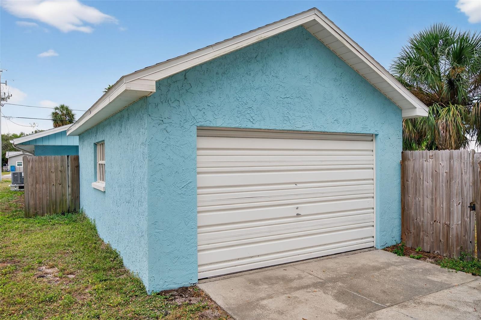 Detached one car garage