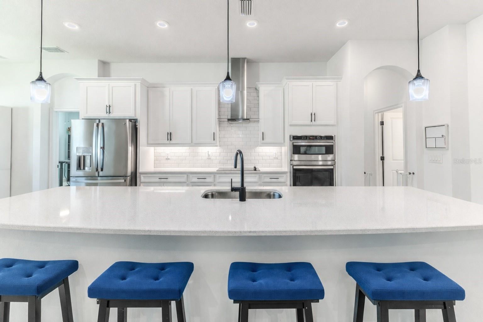 Kitchen Island Breakfast Bar
