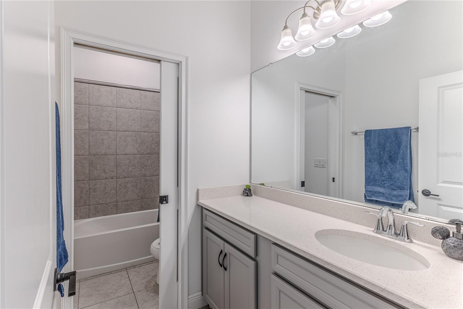 Bathroom 2 with Tub/Shower Combo