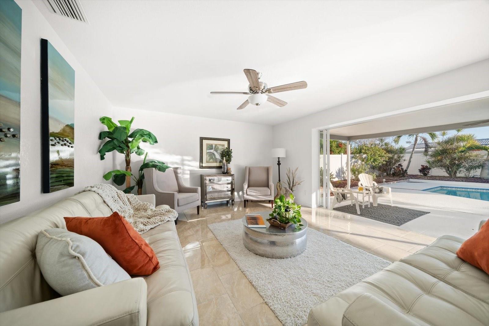 Living room area, bathed by natural light!