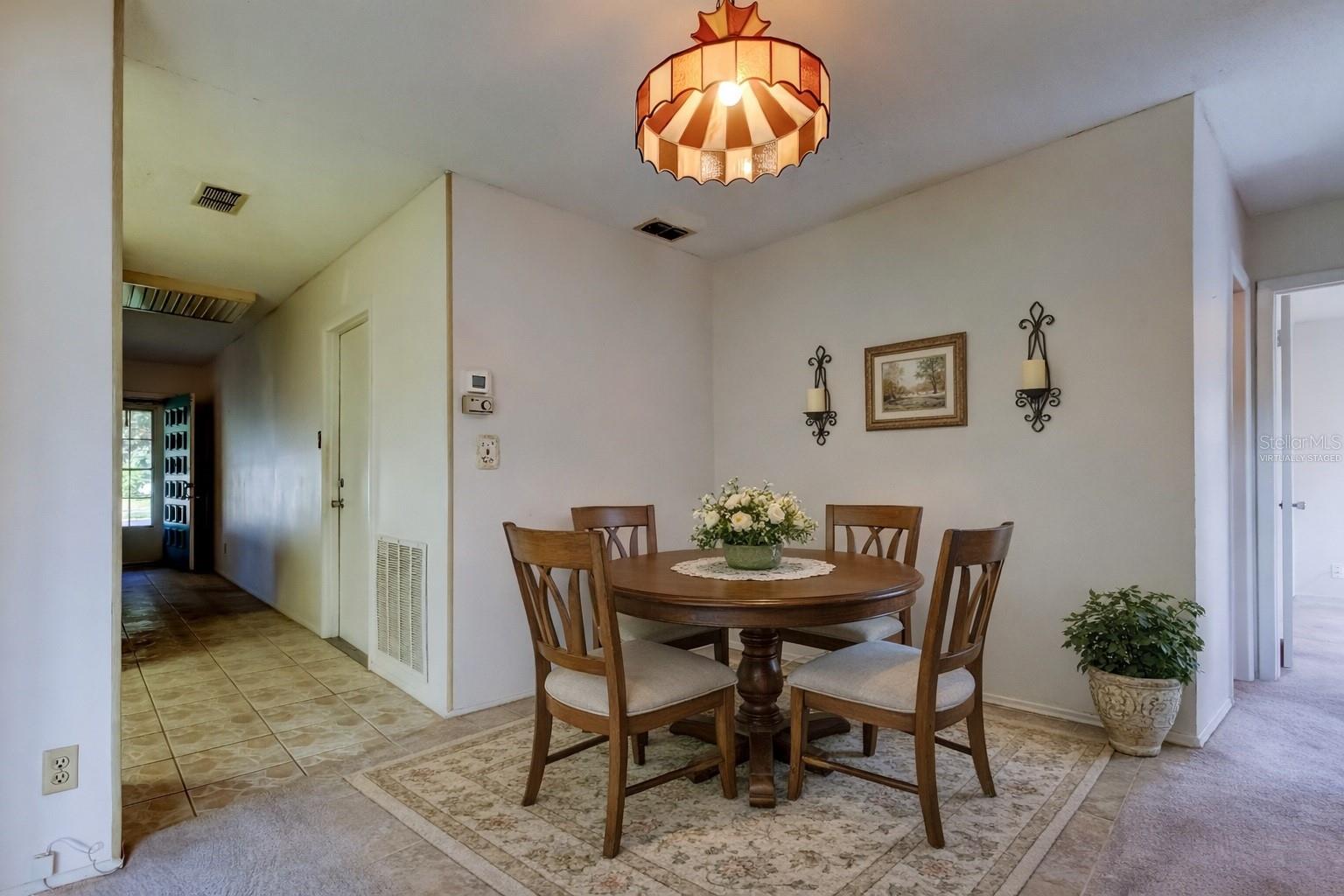 Breakfast nook virtually staged