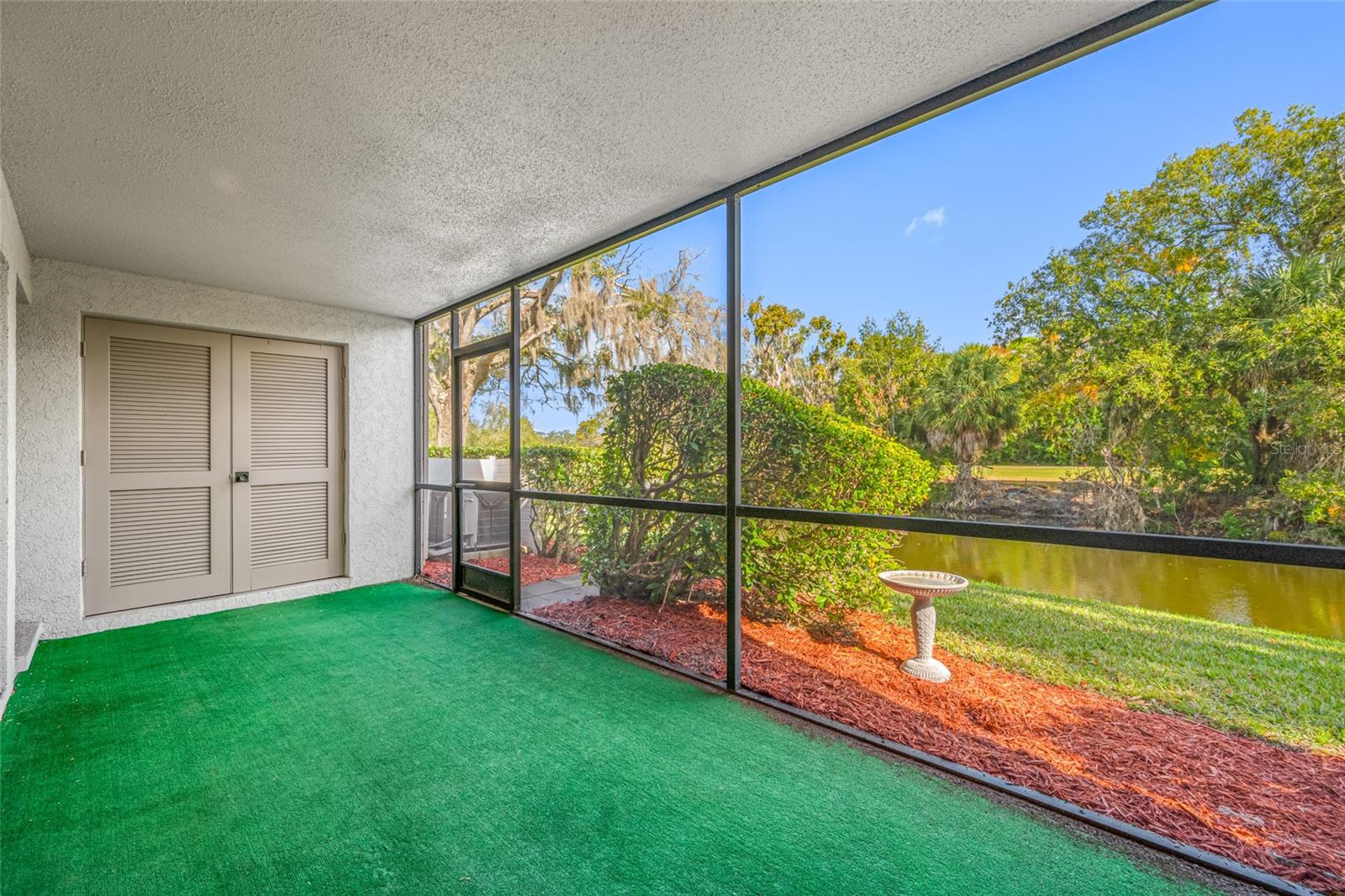 140 MICHAELS CIR OLDSMAR, FL 34677 - Lanai