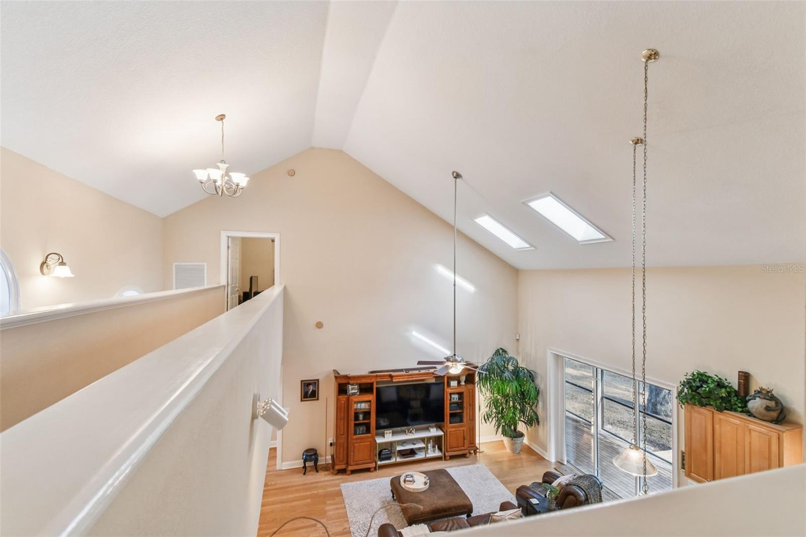 Loft overlooking living room and kitchen