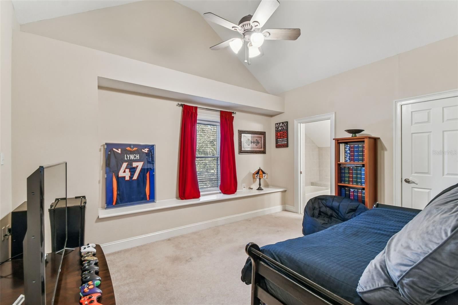 Guest bedroom 4 with en suite