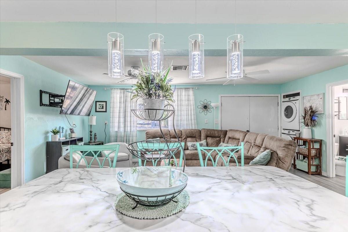 Island / Breakfast Bar